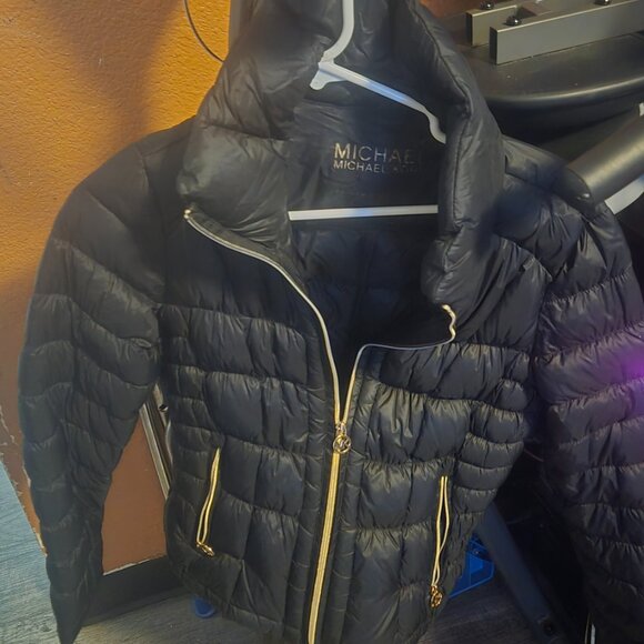 Micheal kors puffer jacket SMALL - Picture 5 of 5